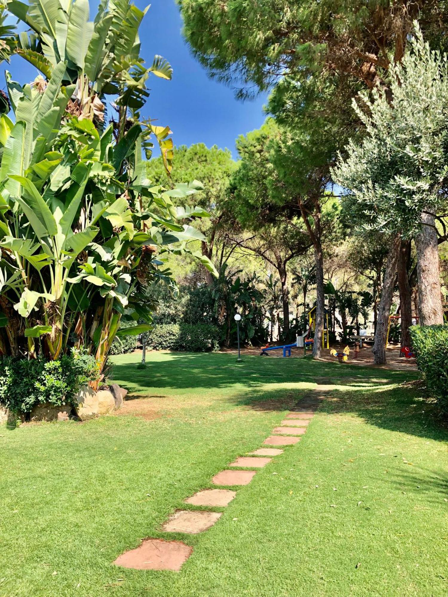 Camping Cala D'Ostia Pula Bagian luar foto